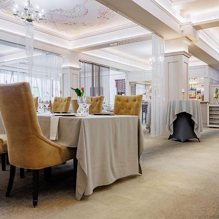 Hotel Cristal Park Dabrowa Tarnowska Exterior photo