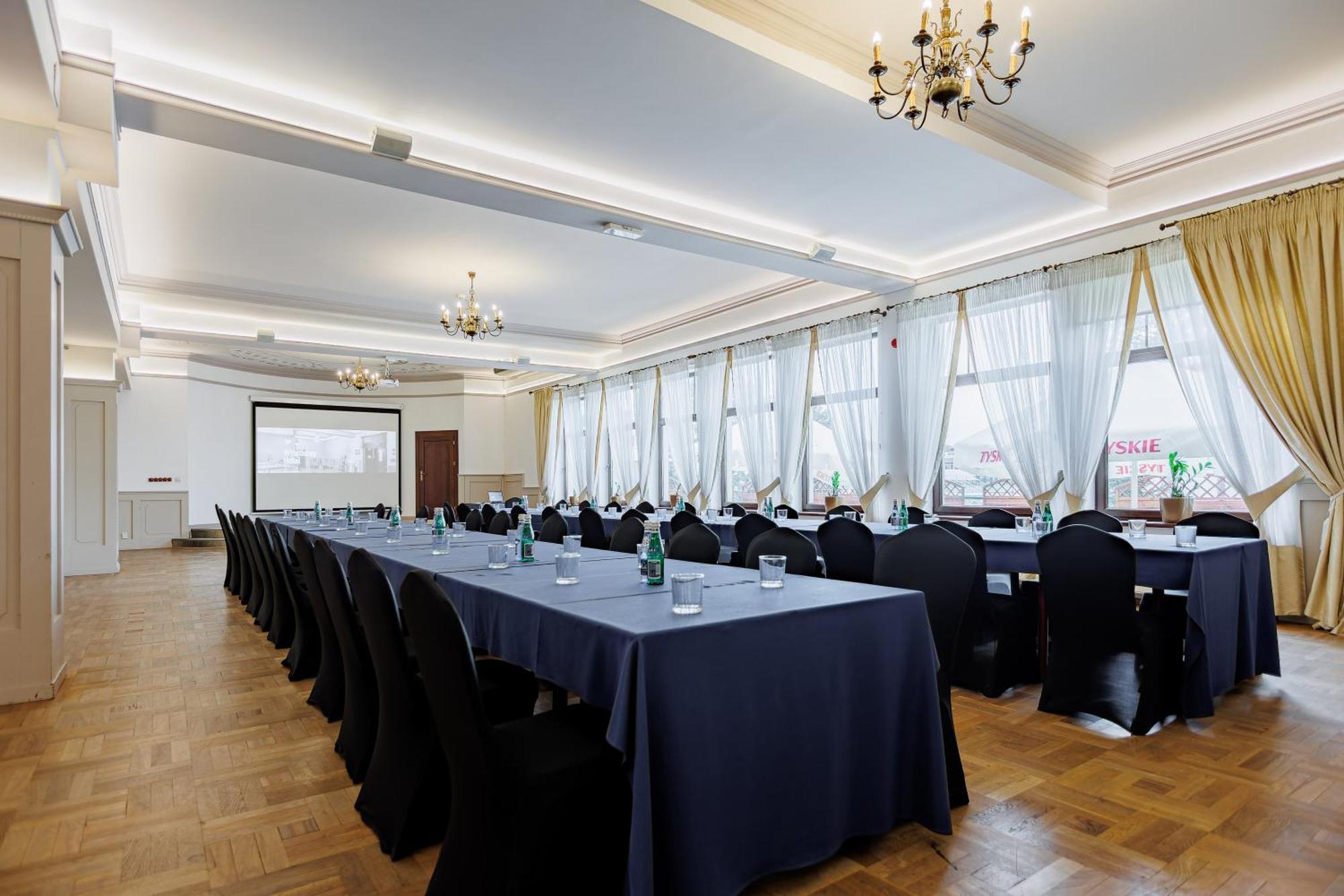 Hotel Cristal Park Dabrowa Tarnowska Exterior photo