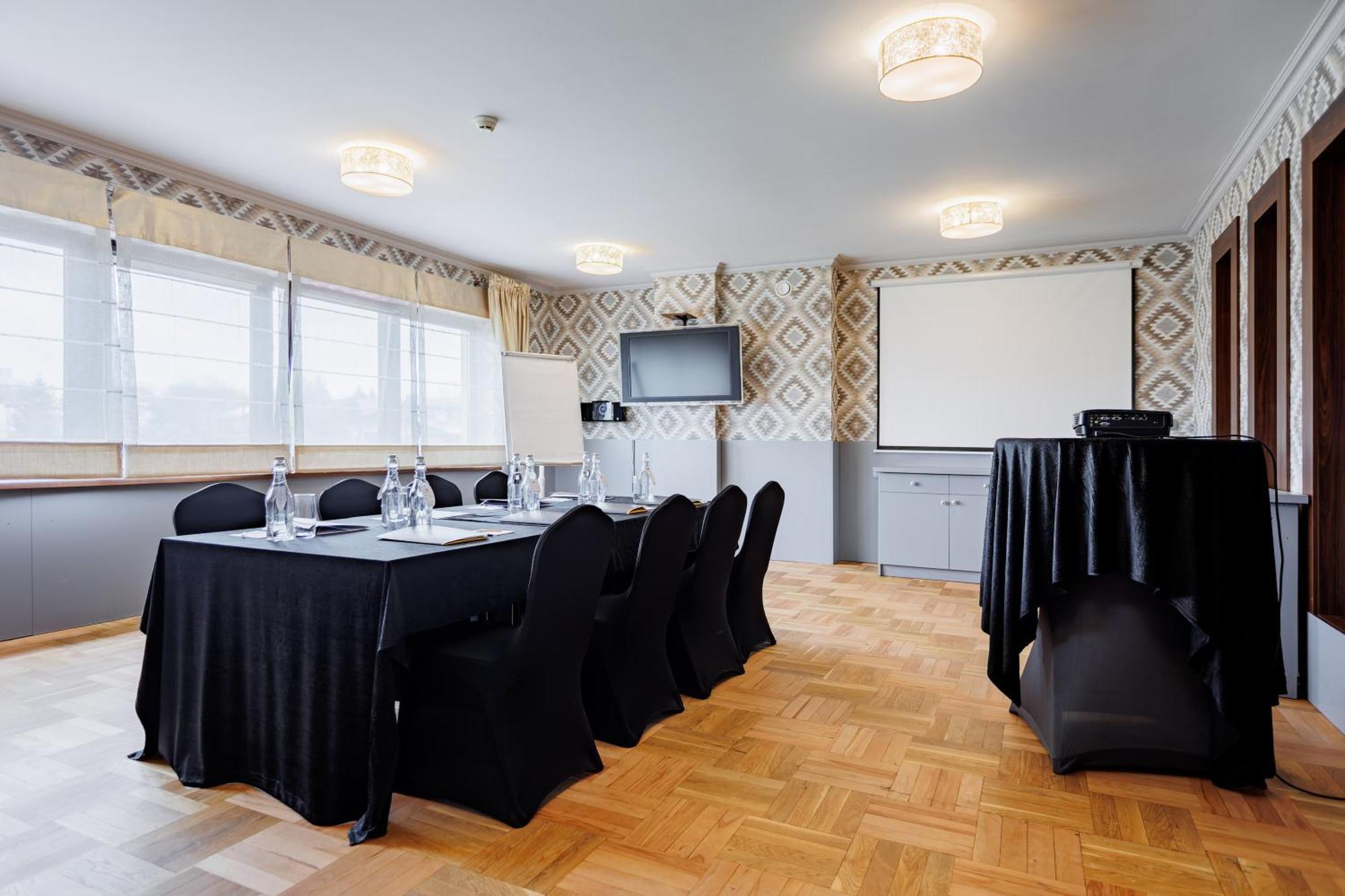 Hotel Cristal Park Dabrowa Tarnowska Exterior photo